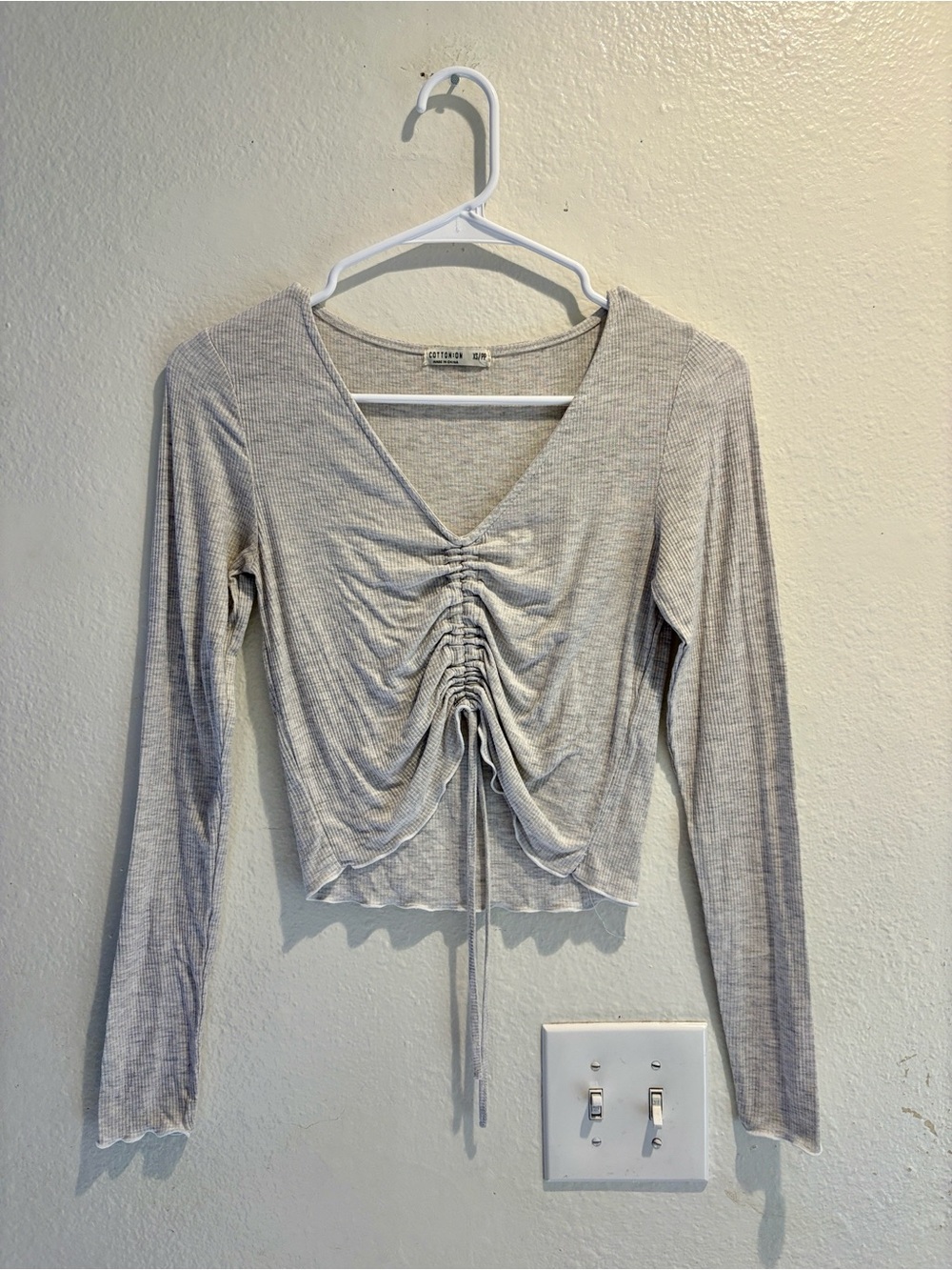 💕 Cotton On Grey Ribbed Cinch-Front Cropped Long Sleeve Top - Size XS/TP 💕